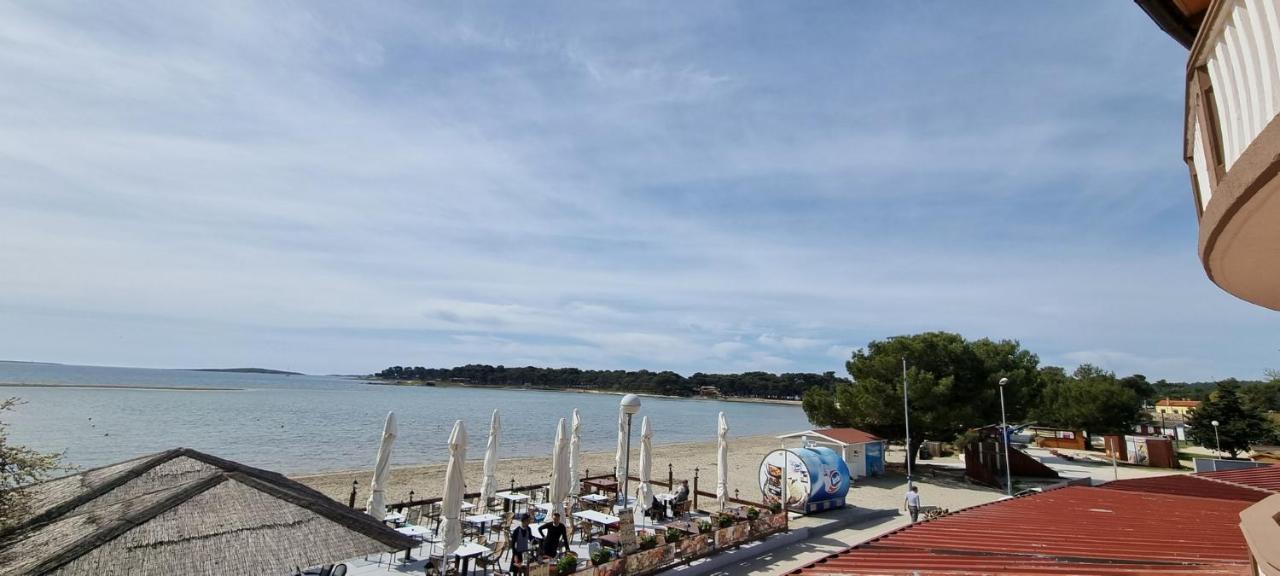 Sand Beach Apartment Idila Medulin Bagian luar foto